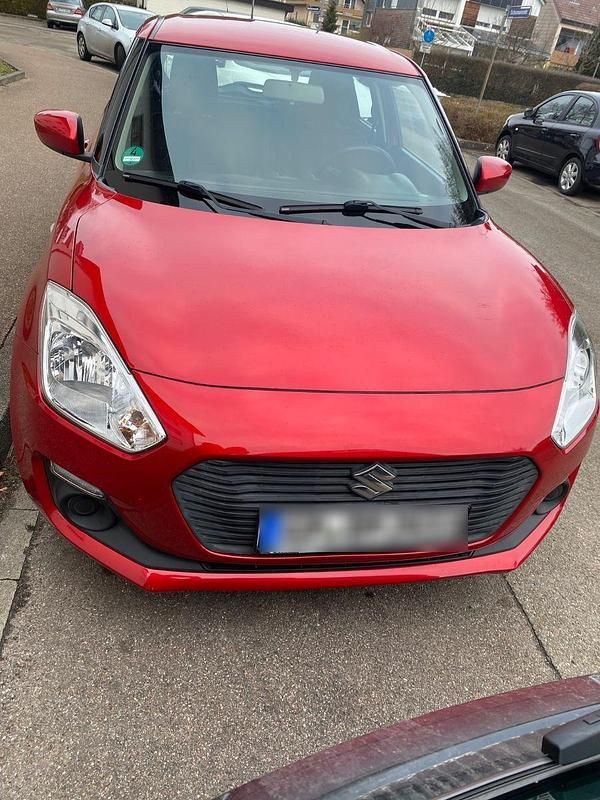 Gebraucht Suzuki Swift Comfort 90 PS (66 kW) 2017 Rot Kleinwagen