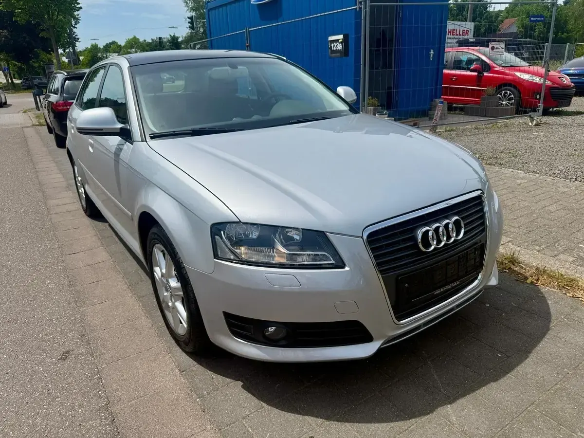 Gebraucht Audi A3 Sportback Ambiente 160 PS (117 kW) 2009 Silber Kleinwagen