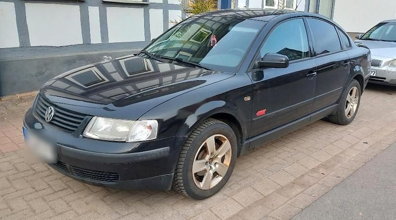 Gebraucht VW Passat 125 PS (91 kW) 1999 Schwarz Limousine