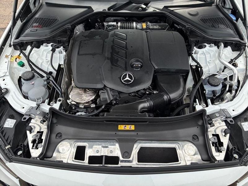Gebraucht Mercedes E300 AMG 313 PS (230 kW) 2024 Weiß Limousine