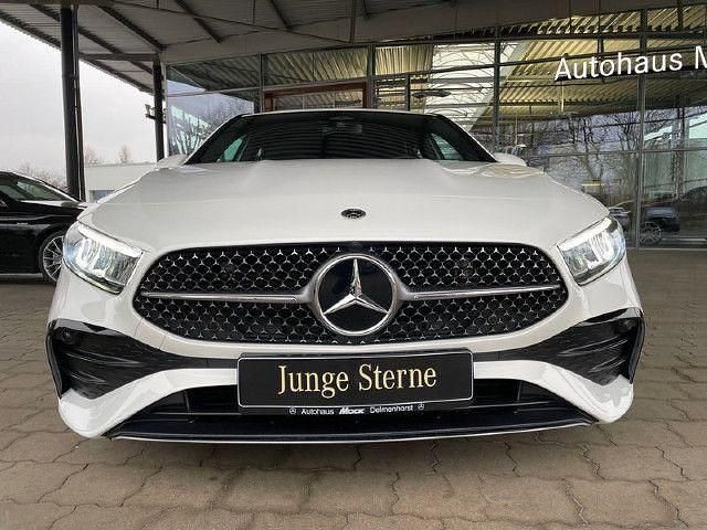 Weiß Gebraucht 2023 Mercedes A180 Advanced Plus Kleinwagen | 30.890 € (Fairer Preis) - Bild 1/4