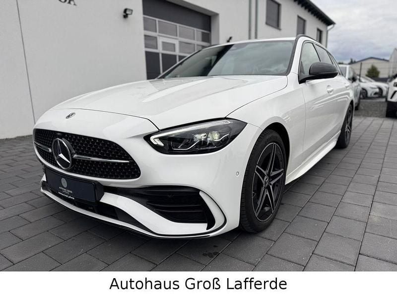 Weiß Gebraucht 2022 Mercedes C200 AMG line Limousine | 35.490 € (Fairer Preis) - Bild 1/4