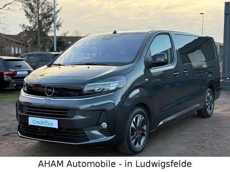 Grau Gebraucht 2024 Opel Zafira Life Edition Van / Kleinbus | 31.490 € (Superpreis) - Bild 1/4