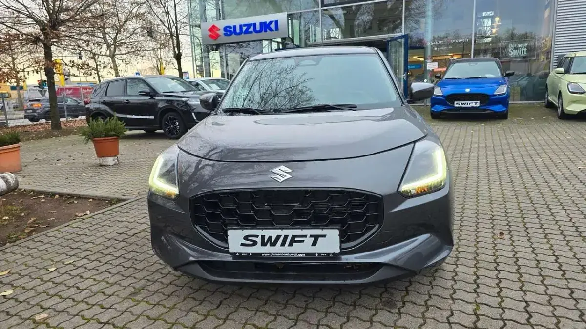Neu Suzuki Swift Comfort 83 PS (61 kW) 2025 Grau Limousine