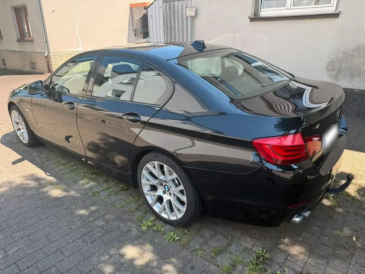 Gebraucht BMW 528 258 PS (189 kW) 2010 Schwarz Limousine