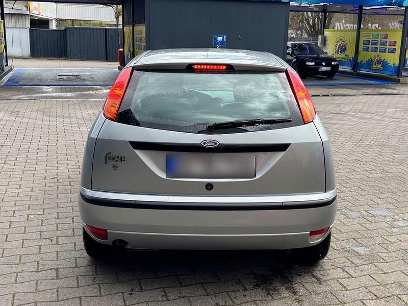 Gebraucht Ford Focus 101 PS (74 kW) 2003 Silber Kleinwagen