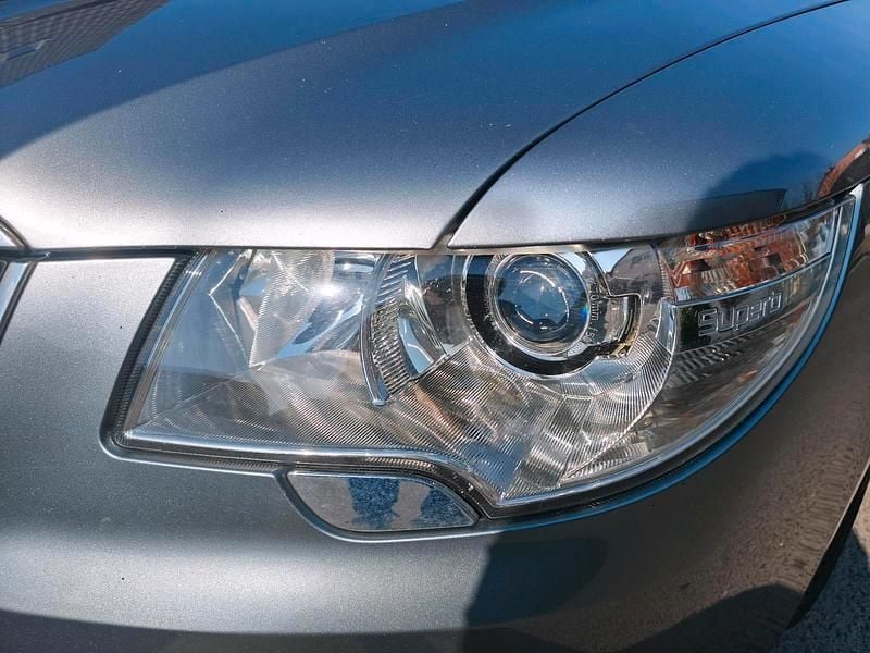 Gebraucht Skoda Superb Comfort 160 PS (117 kW) 2010 Grau Kombi