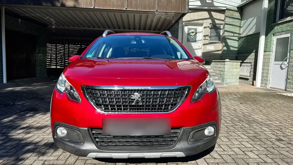 Gebraucht Peugeot 2008 Allure 120 PS (88 kW) 2016 Rot SUV