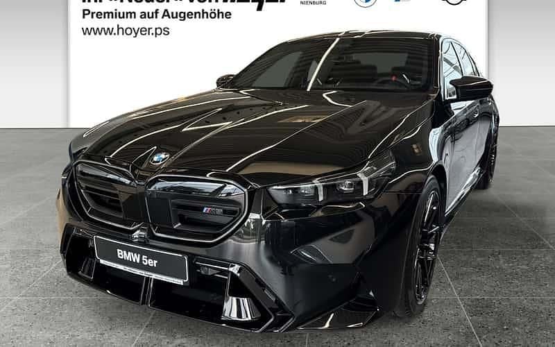 Schwarz Neu 2025 BMW M5 Comfort Edition Limousine | 132.890 € (Guter Preis) - Bild 1/4