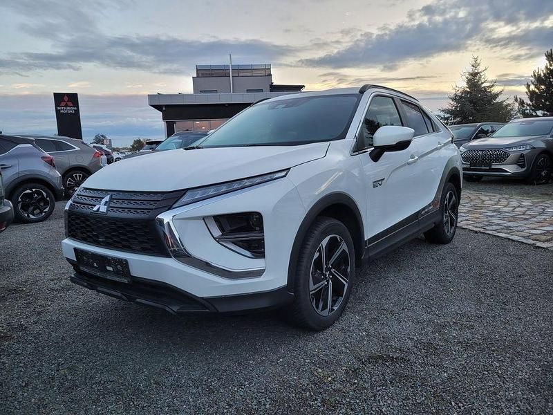 Weiß Gebraucht 2022 Mitsubishi Eclipse Cross Basis SUV | 19.800 € (Superpreis) - Bild 1/4