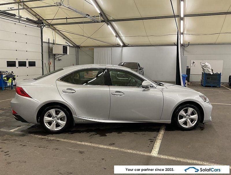 Gebraucht Lexus IS300h 181 PS (133 kW) 2018 Silber Limousine