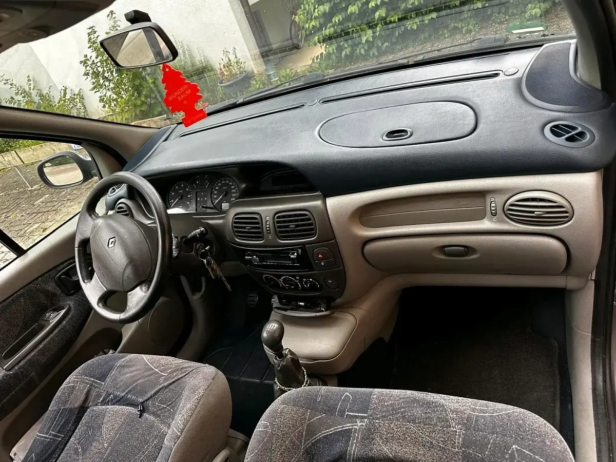 Gebraucht Renault Scénic 95 PS (69 kW) 1999 Andere farben Van / Kleinbus