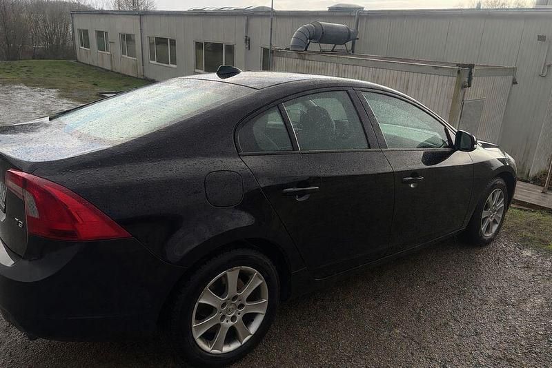 Gebraucht Volvo S60 Kinetic 150 PS (110 kW) 2011 Schwarz Limousine