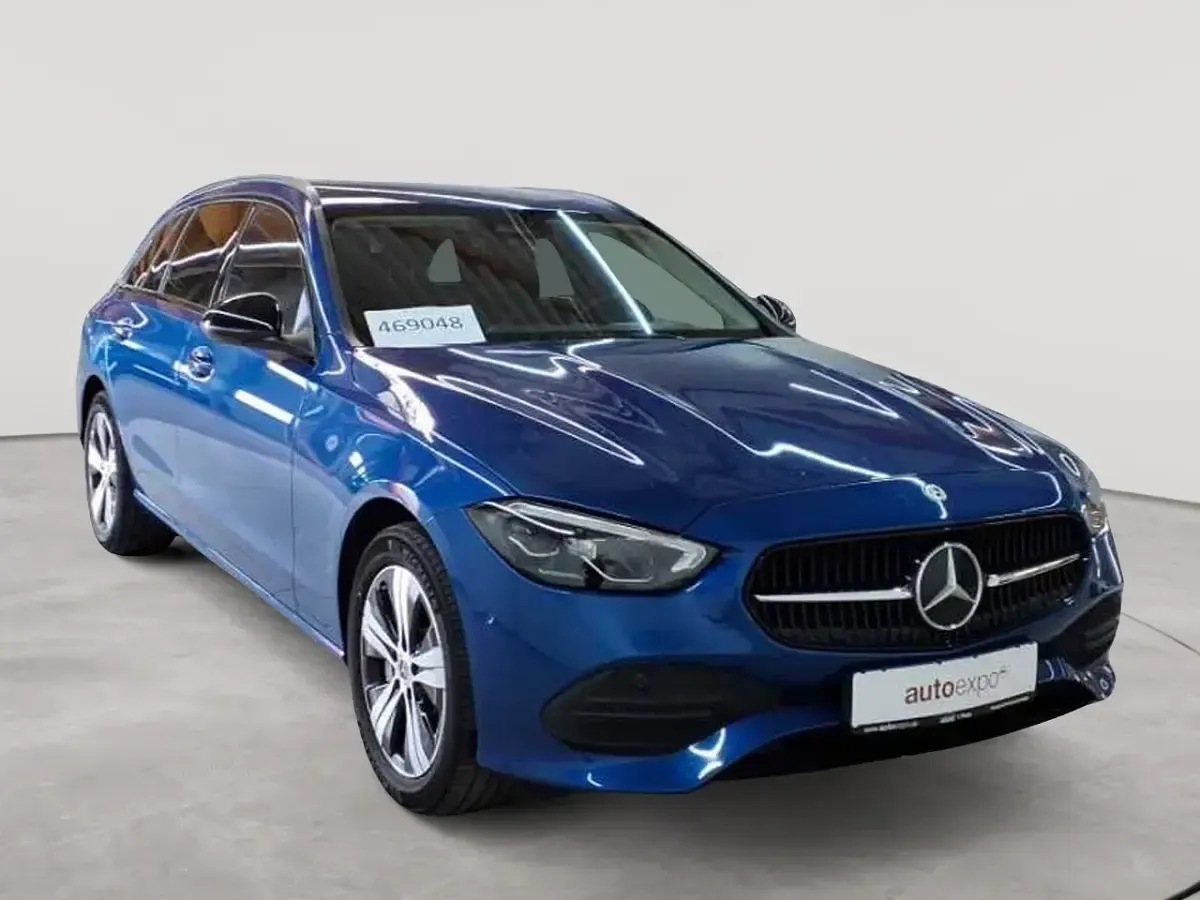 Gebraucht Mercedes C300 Avantgarde 204 PS (150 kW) 2023 Kombi