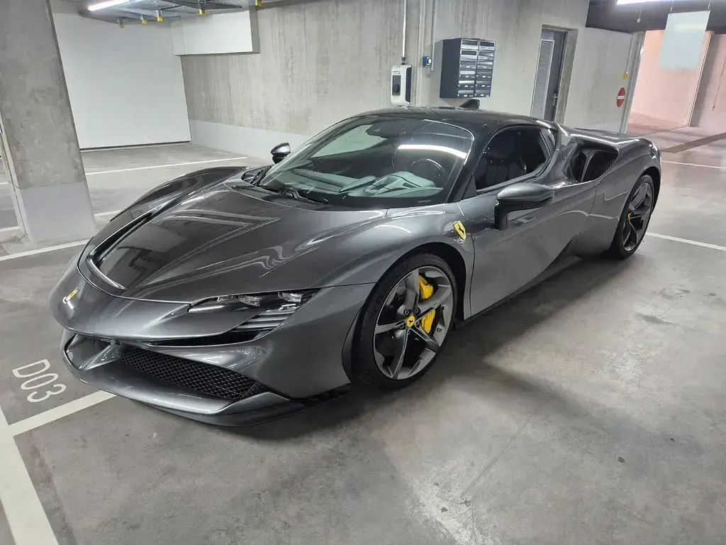 Gebraucht Ferrari SF90 999 PS (734 kW) 2021 Grau