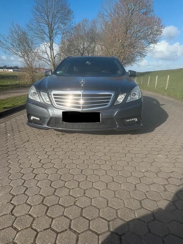 Gebraucht Mercedes E300 204 PS (150 kW) 2009 Grau Kombi
