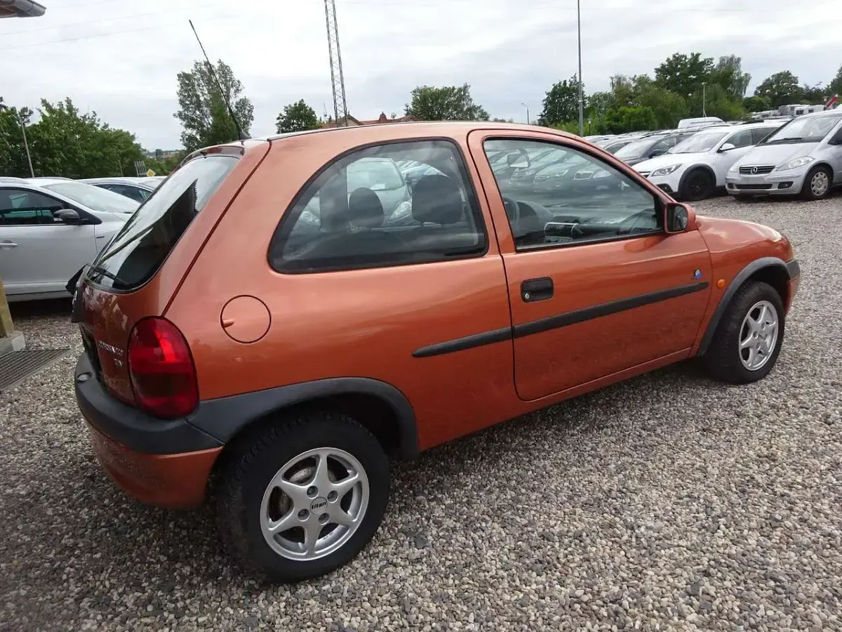 Gebraucht Opel Corsa 54 PS (39 kW) 1999 Braun Limousine