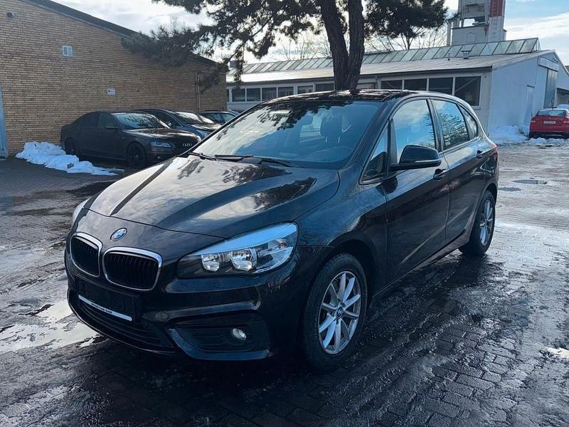 Braun Gebraucht 2015 BMW 218 Basis Van / Kleinbus | 12.990 € (Guter Preis) - Bild 1/4