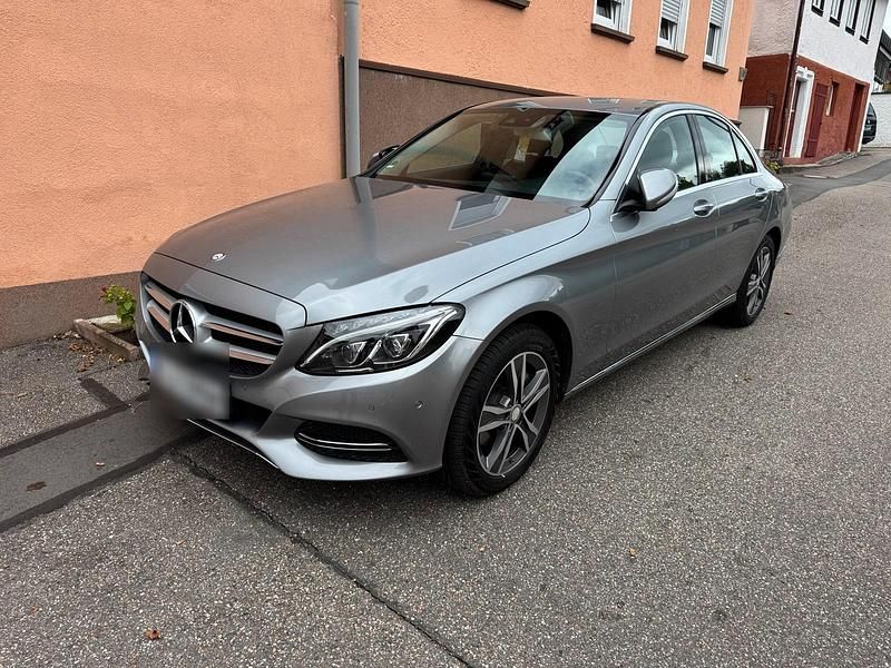 Grau Gebraucht 2014 Mercedes C220 Limousine | 15.750 € (Teuer) - Bild 1/4