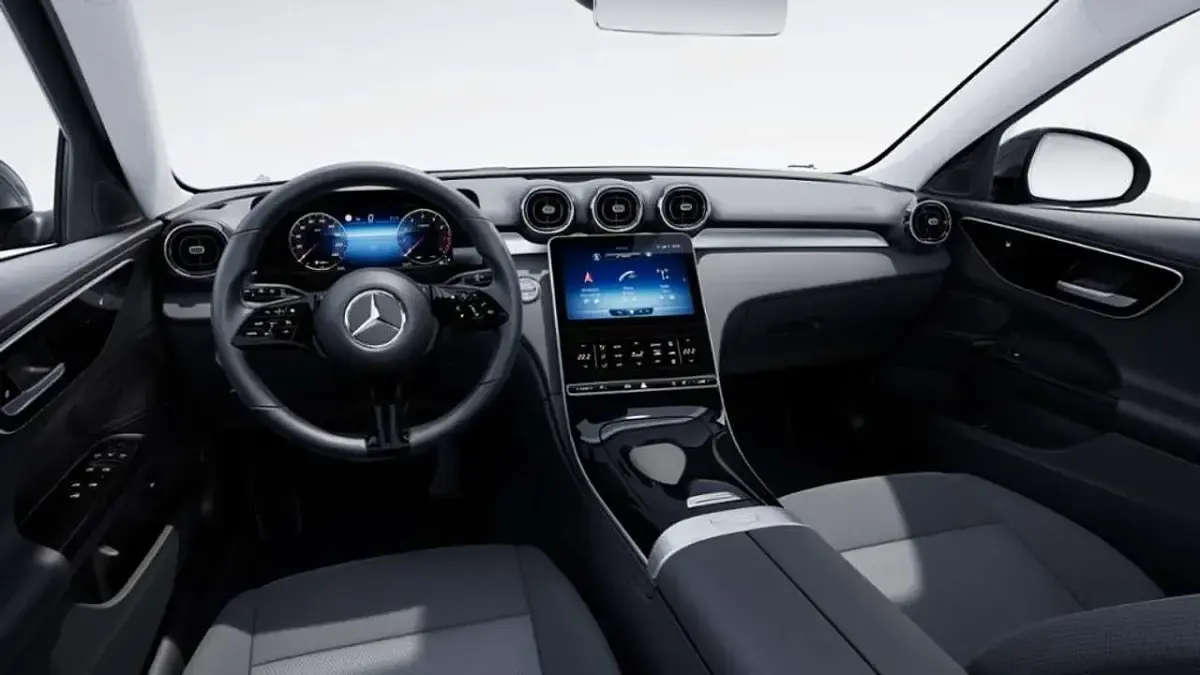 Gebraucht Mercedes C180 Avantgarde 205 PS (150 kW) 2023 Schwarz Kombi