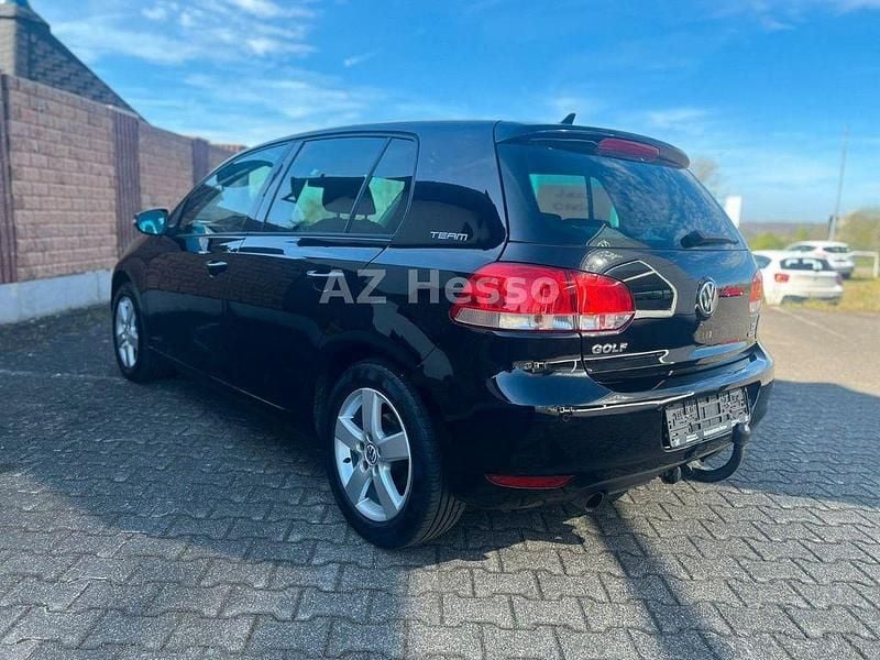 Gebraucht VW Golf VI Team 105 PS (77 kW) 2010 Schwarz Kleinwagen