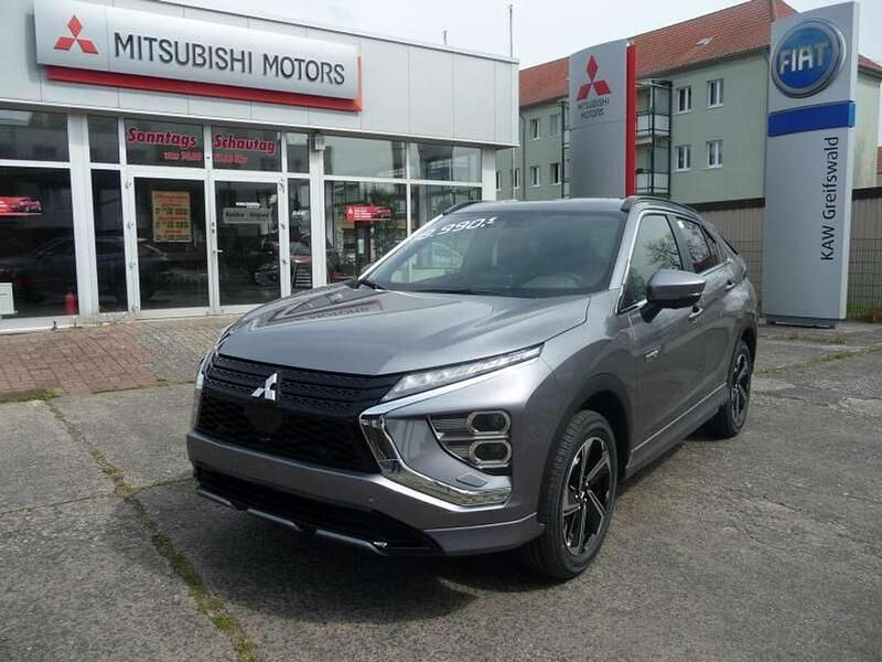 Platinumgrau Gebraucht 2023 Mitsubishi Eclipse Cross Plus SUV | 31.590 € (Teuer) - Bild 1/4