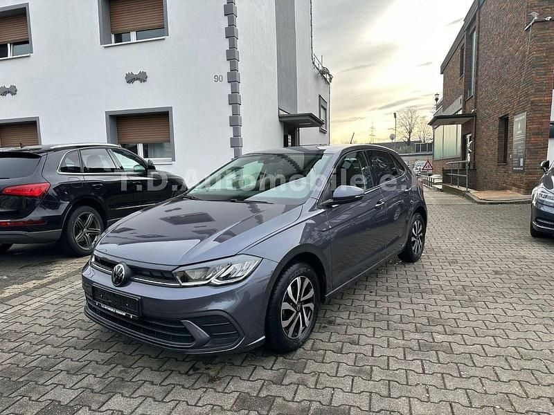 Grau Gebraucht 2022 VW Polo Active Kleinwagen | 15.999 € (Guter Preis) - Bild 1/4