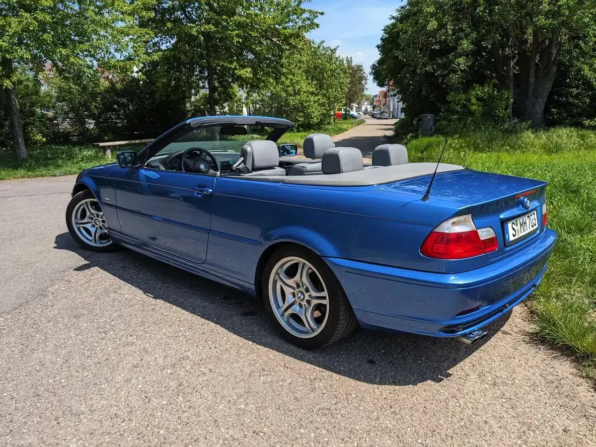 Gebraucht BMW 325 Cabriolet 192 PS (141 kW) 2001 Blau Cabrio