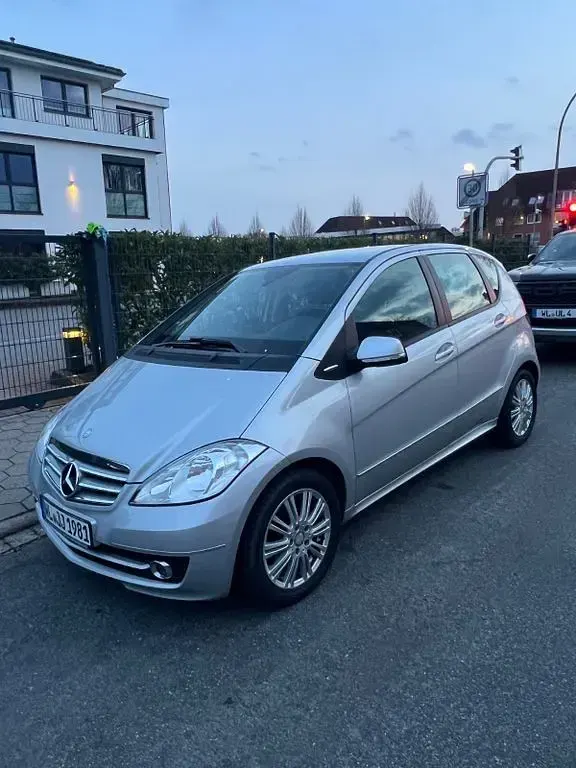 Gebraucht Mercedes A160 Elegance 95 PS (69 kW) 2010 Silber Van / Kleinbus