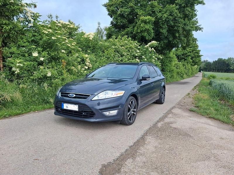 Grau Gebraucht 2012 Ford Mondeo Business Edition Limousine | 2.500 € (Superpreis) - Bild 1/4