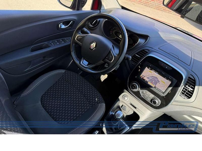 Używany Renault Captur Intens 90 KM (66 kW) 2019 Czerwony SUV