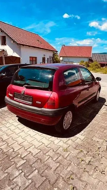Gebraucht Renault Clio II 58 PS (42 kW) 2000 Rot Limousine