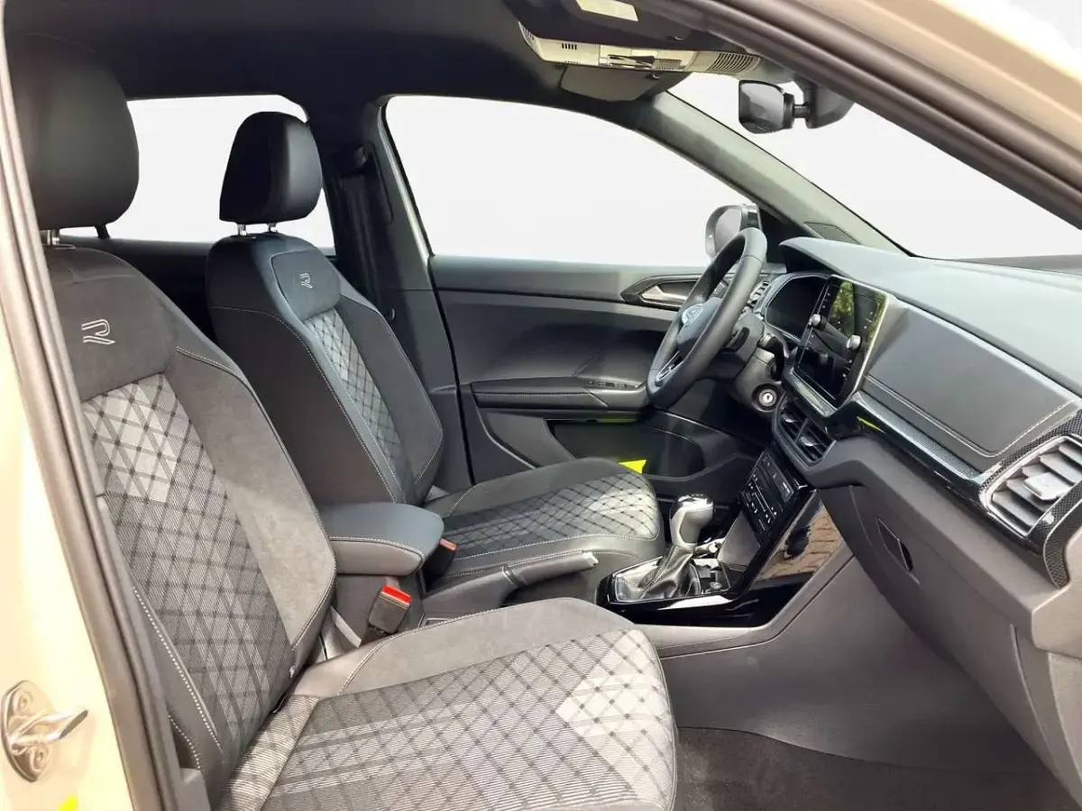 Neu VW T-Cross R-line 116 PS (85 kW) 2026 Ascotgrau SUV