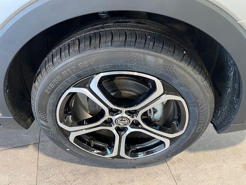 Neu MG ZS Comfort 116 PS (85 kW) 2025 Silber SUV
