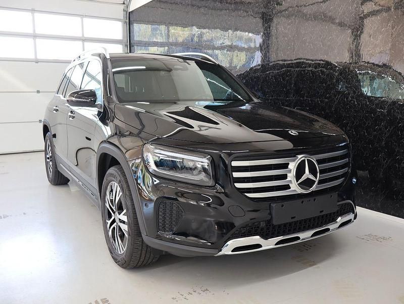 Schwarz Gebraucht 2024 Mercedes GLB180 Advanced SUV | 33.990 € - Bild 1/4