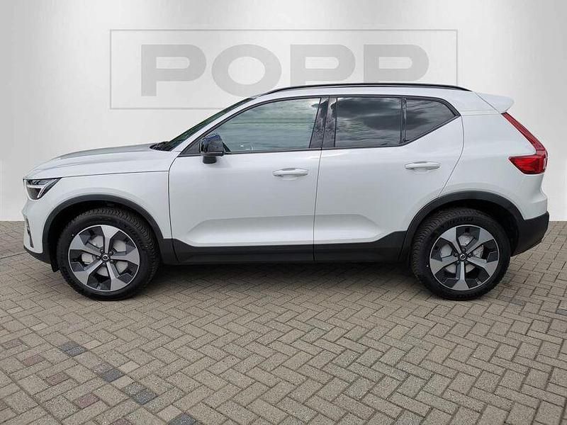 Gebraucht Volvo XC40 Plus 163 PS (119 kW) 2024 Crystal white pearl SUV