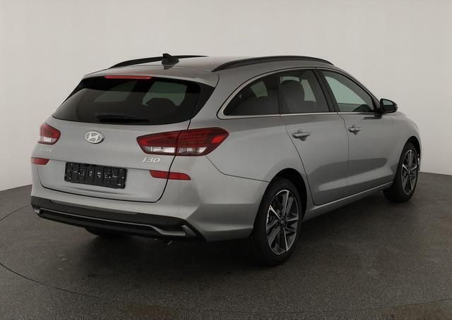 Shimmering silver metallic shimmering silver metallic Neu 2025 Hyundai i30 Kombi | 23.470 € (Fairer Preis) - Bild 1/4
