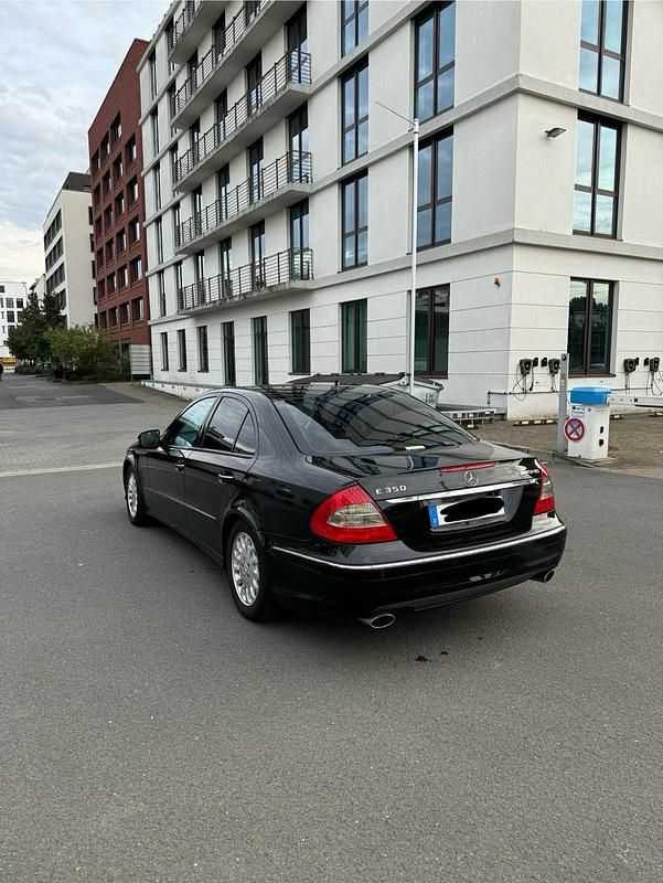 Gebraucht Mercedes E350 Avantgarde 272 PS (200 kW) 2007 Schwarz Limousine
