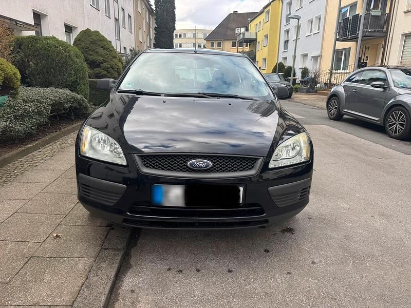 Gebraucht Ford Focus 101 PS (74 kW) 2005 Schwarz Limousine
