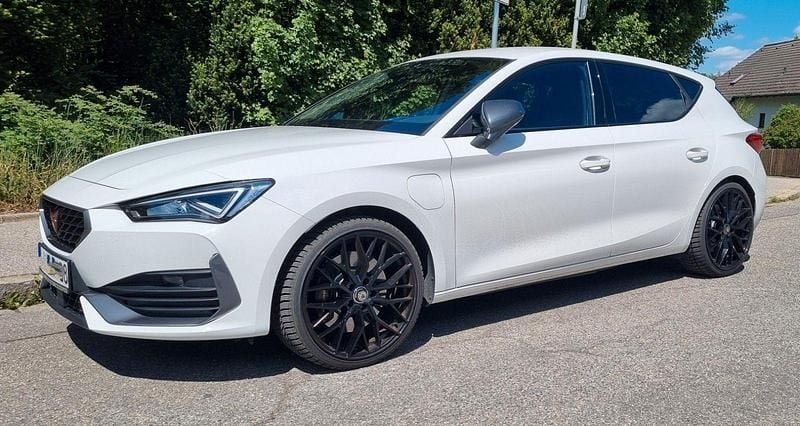 Weiß Gebraucht 2021 Cupra Leon Kombi | 21.500 € (Superpreis) - Bild 1/4