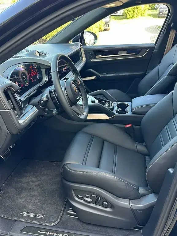 Gebraucht Porsche Cayenne Turbo E-Hybrid Coupe 740 PS (544 kW) 2024 Schwarz SUV