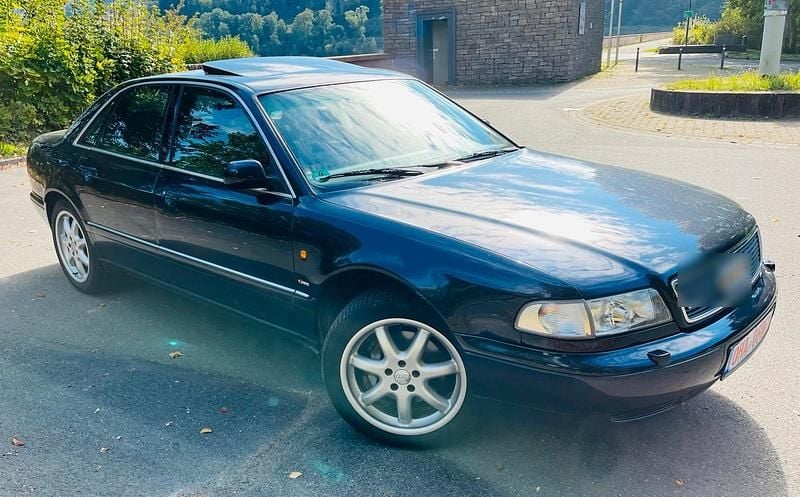 Blau Gebraucht 1998 Audi A8 Limousine | 5.999 € (Fairer Preis) - Bild 1/4