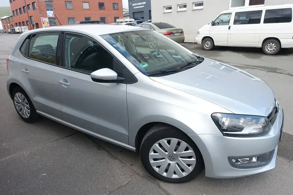 Gebraucht VW Polo Comfortline 90 PS (66 kW) 2012 Silber Kleinwagen