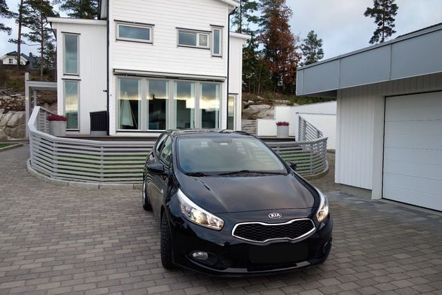 Gebraucht Kia Ceed 110 PS (80 kW) 2013 Schwarz metallic Kleinwagen