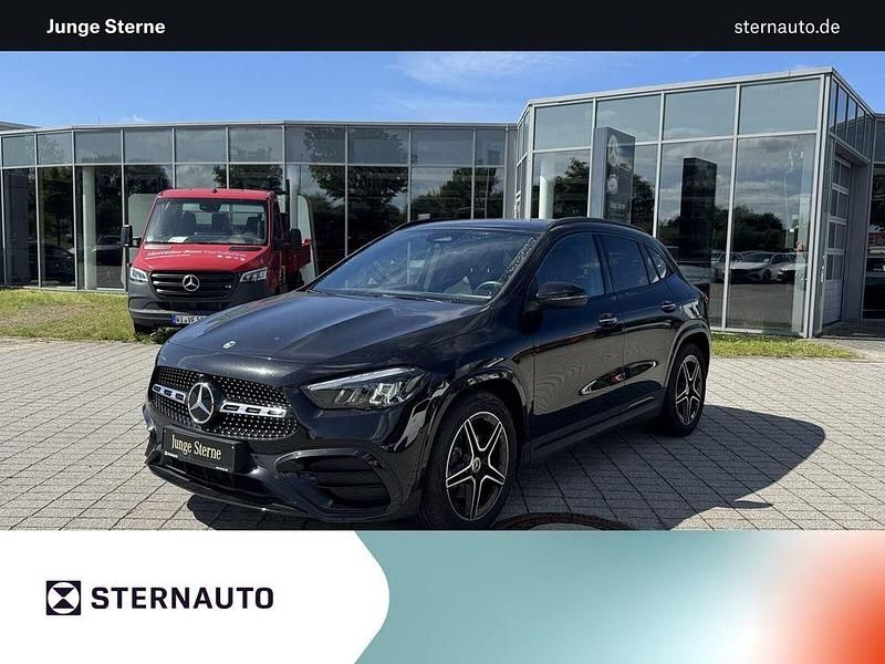 Lack kosmosschwarz Gebraucht 2024 Mercedes GLA180 AMG line SUV | 37.961 € (Fairer Preis) - Bild 1/4