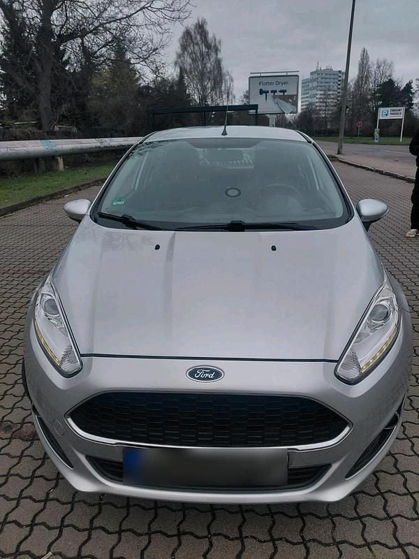 Gebraucht Ford Fiesta Celebration 65 PS (47 kW) 2016 Grau Kleinwagen