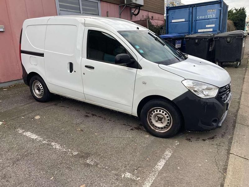 Gebraucht Dacia Dokker 83 PS (61 kW) 2019 Weiß Van / Kleinbus