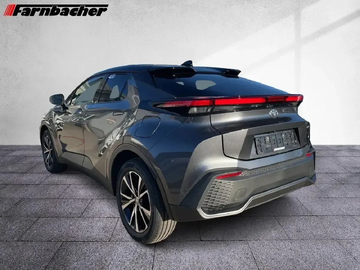 Gebraucht Toyota C-HR 223 PS (164 kW) 2025 Grey metallic / black SUV