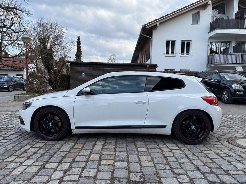 Gebraucht VW Scirocco 160 PS (117 kW) 2009 Weiß Coupé