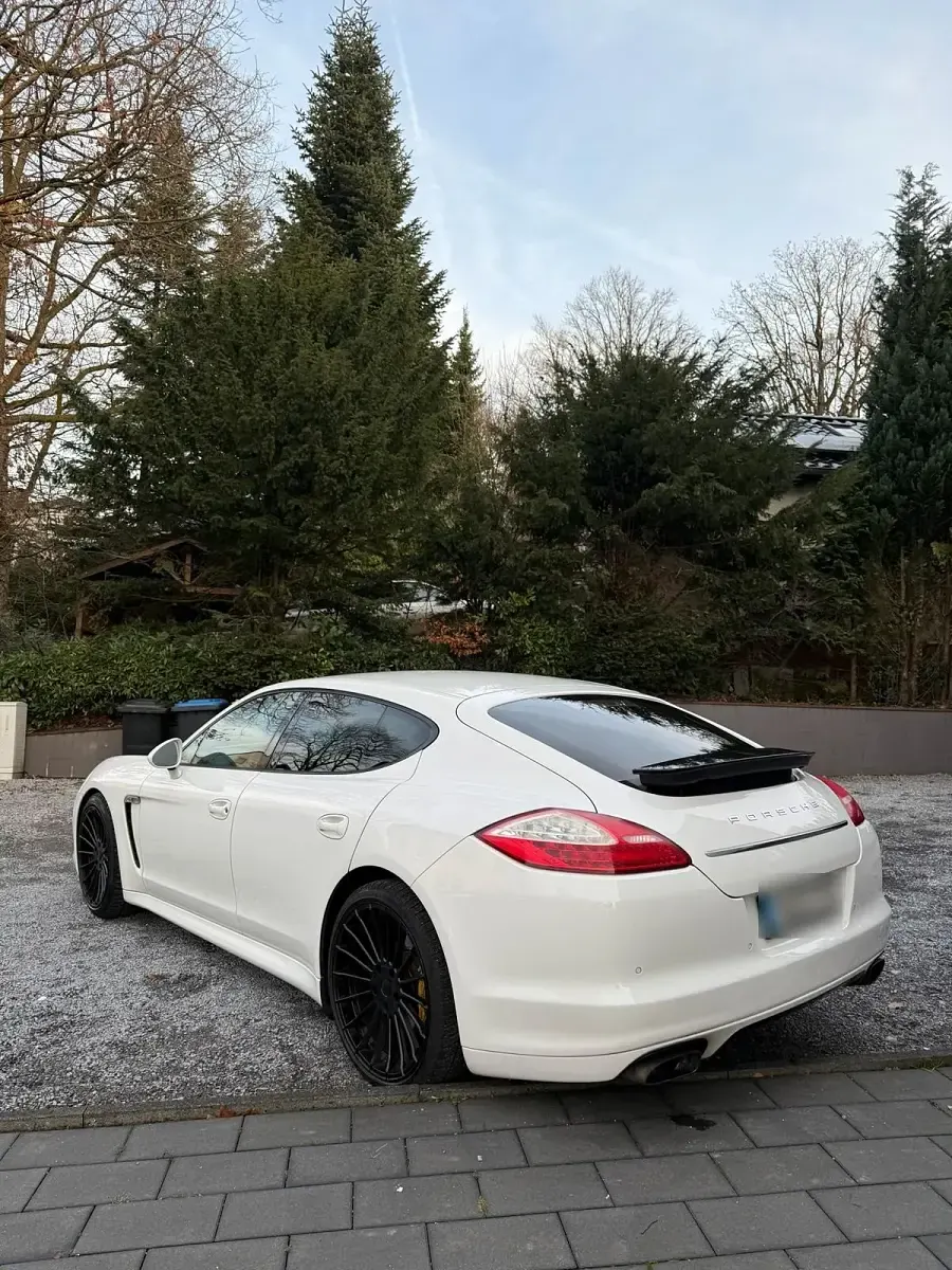 Gebraucht Porsche Panamera 250 PS (183 kW) 2012 Weiß Kleinwagen